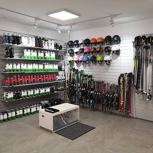 Sport servis Mašita – servis a půjčovna lyží, běžek a bruslí v Povrlech u Ústí nad Labem