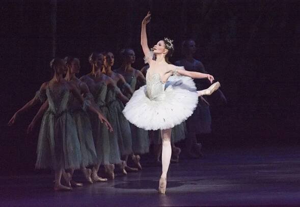 The Sleeping Beauty. Lauren Cuthbertson as Princess Aurora %C2%A9 ROH Tristram Kenton 2014 2