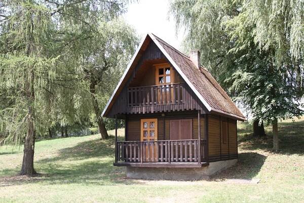 Volnočasový areál Bakov nad Jizerou - Chatová a stanová osada - Kempy, chatky a bungalovy - Český ráj - Bakov nad Jizerou