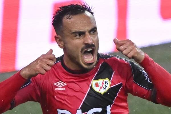Álvaro García celebra su gol al Neman Grodno