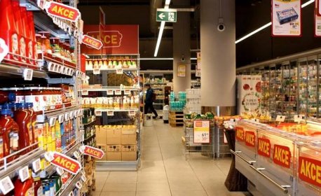 Ceny potravin s výjimkou brambor dál klesají, uvádí ČSÚ