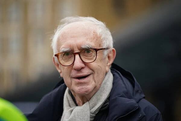 James Bond villain Jonathan Pryce says Aaron Taylor-Johnson would make great 007