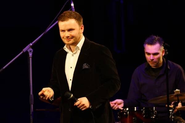Jan Smigmator odmala obdivoval jazzmany, nyní s nimi zpívá