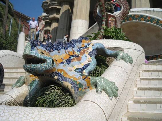 Tour guide in Barcelona: Gaudí and modernism visit