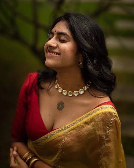 Nimisha Sajayan: 24 Hot Pics That Completely Blow Your Mind 38