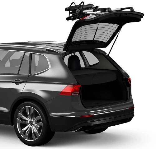 Možnost otevřít kufr automobilu, nejsou-li namontována žádná kola