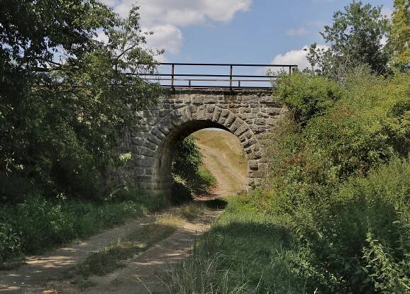 Soubor:Meclov, Mašovice, underpass.jpg