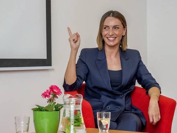 Společný ples v Dolních Kralovicích odmoderuje Jana Peroutková z České televize