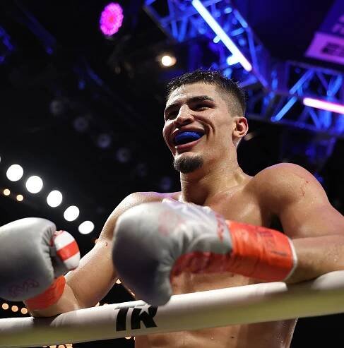 Xander Zayas outpoints Jorge Garcia to win vacant WBO title: highlights and results