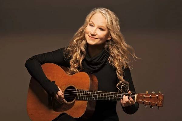 23 Enigmatic Facts About Joan Osborne