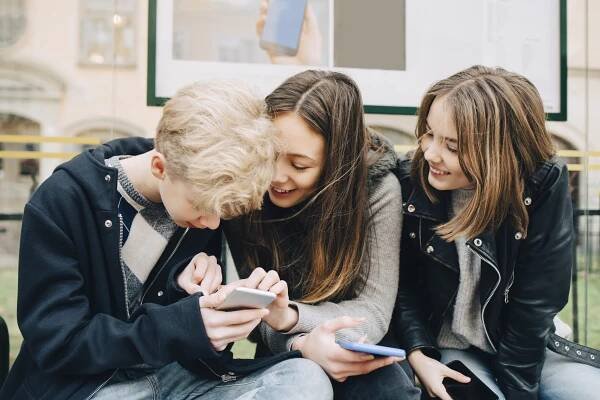 Nová sociální síť, která pobláznila české teenagery. Mají ji i vaše děti?