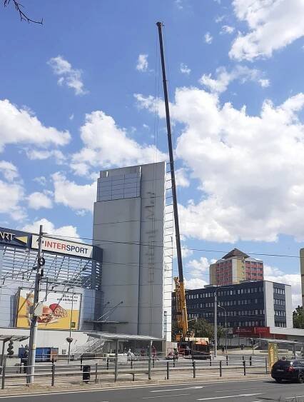 Central už nemá hodiny. Věž obchodního domu v Mostě projde proměnou