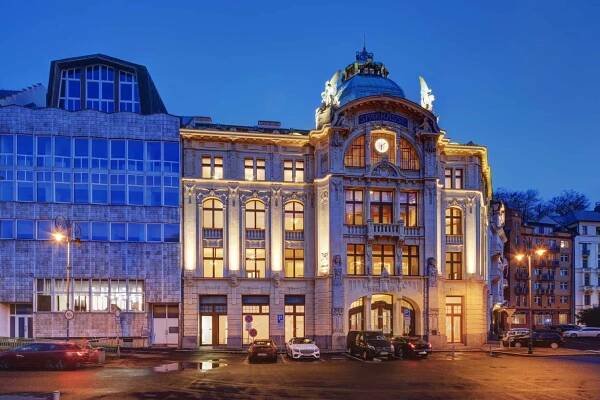 Pohádkový palác v centru Karlových Varů jde do dražby: Bude stát nejméně sto milionů!