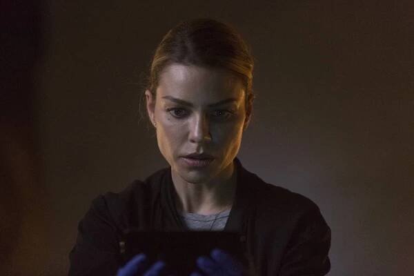 Lucifer - Požírač hříchů - Z filmu - Lauren German