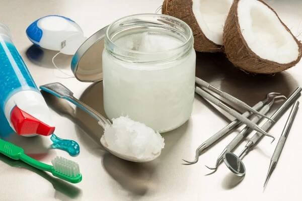 Oil Pulling Benefits and How to Oil Pull for Oral Health