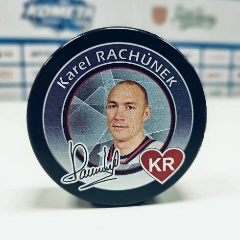 HC Kometa Brno » Síla rodiny jako základ úspěchu. Vydražte box Tomáše Rachůnka nebo hokejku bratra Karla