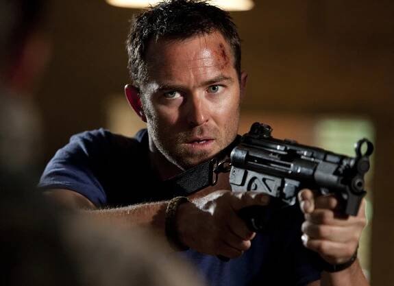 Protiúder - Epizoda 8 - Z filmu - Sullivan Stapleton