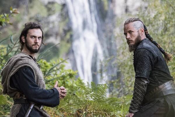 Vikingové - Modlitba Páně - Z filmu - George Blagden, Travis Fimmel