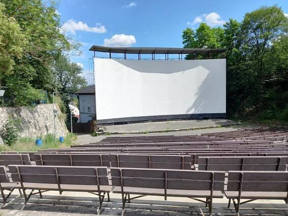 Letní kino v Berouně zahájí sezónu koncertem Lucie Bílé. Láká i na Kouzlo derby