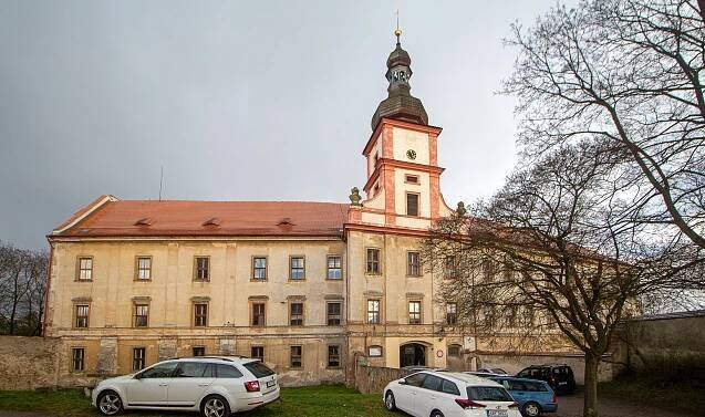 Bělá pod Bezdězem (zámek)