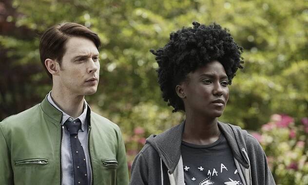 Dirk Gently's Holistic Detective Agency - Rogue Wall Enthusiasts - Z filmu - Samuel Barnett, Jade Eshete