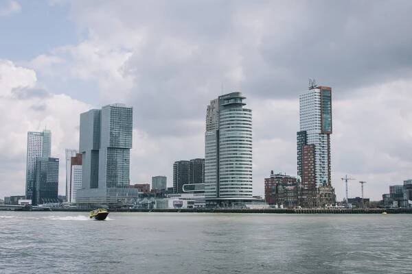 Tady jsem sepsala, co jsme stihli za den v Rotterdamu a také se zmíním o pobytu v tom speciálním a ikonickém Hotelu New York.