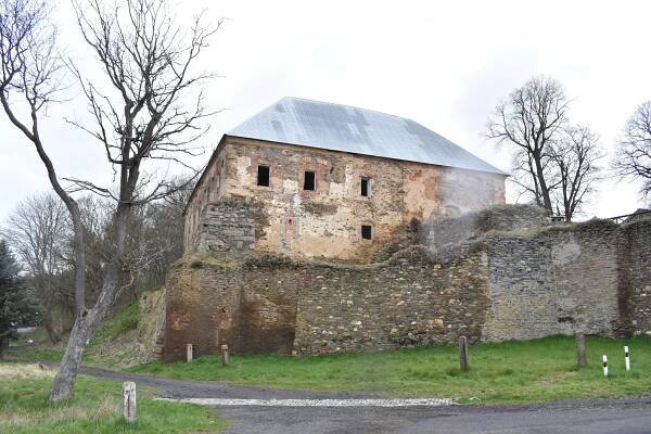 Fotogaléria • Městské opevnění (Hradby, opevnenie) • Mapy.com