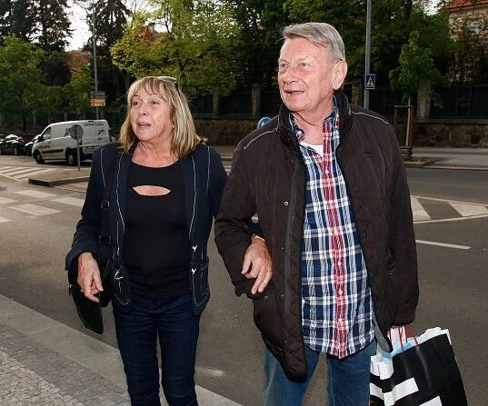 Klape jim to už více než třicet let: Nejznámější český vodník se pochlubil vitální manželkou