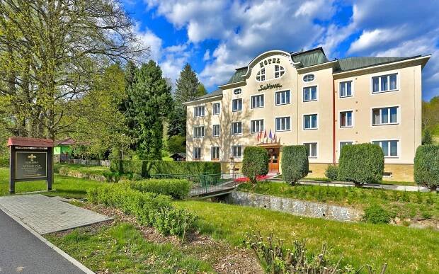 Krušné hory u Karlových Varů: Hotel Subterra *** s wellness, polopenzí a slevami do muzeí i aquaparku - 24travel.cz
