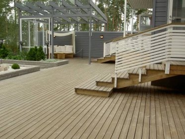 Dřevěné fasády a terasy z masivu ThermoWood® - Schody a zábradlí