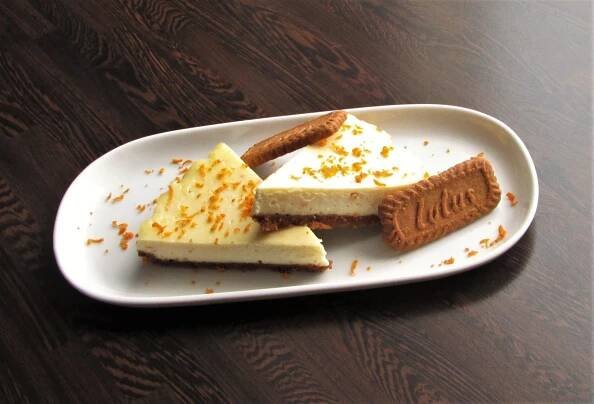 Jak upéct mandarinkový cheesecake s karamelovými sušenkami | recept | jaktak.cz