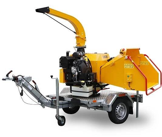 Výkonný štěpkovač na benzín a s brzděným podvozkem se stavitelnou ojí (38 HP) LS 160 PPBS | Laski