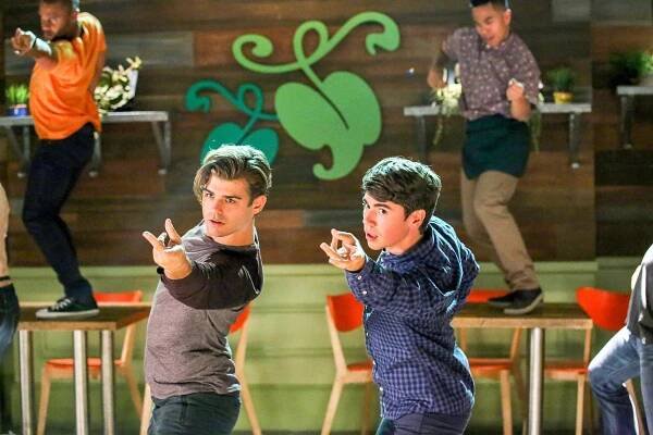 Garrett Clayton, Noah Galvin - The Real O'Neals - The Real Lent - Z filmu