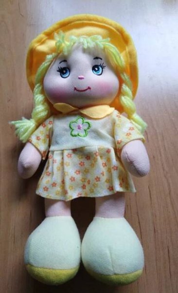 Panenka zpívající, - 30 Kč Od prodejkyně lucy29 | Bazar - Modrý koník