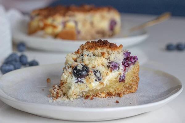 Borůvkový koláč s tvarohem a drobenkou – zdravý a vláčný recept