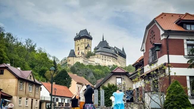 Výlet na Karlštejn: Tak levné jídlo jsme tady fakt nečekali, některé prohlídky ale stojí majlant