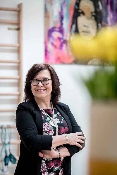 Kateřina Cajthamlová: Přitlouct hřebík se má dítě učit v rodině, ne ve škole