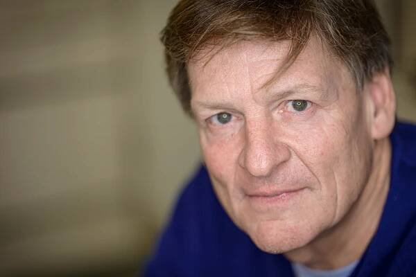 Michael Lewis Found the People Who Should Have Been in Charge During the Pandemic
