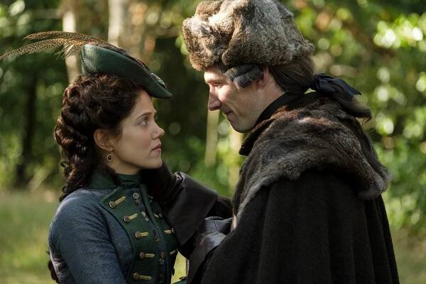 Veliká - Falešné vousy - Z filmu - Charity Wakefield, Gwilym Lee