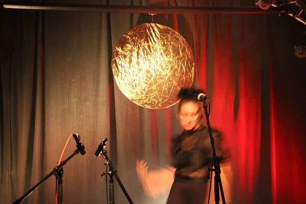 Soubor:Barbora Ungerová, DVA, 11. října 2024 Jazz Tibet Club 01.jpg – Wikipedie