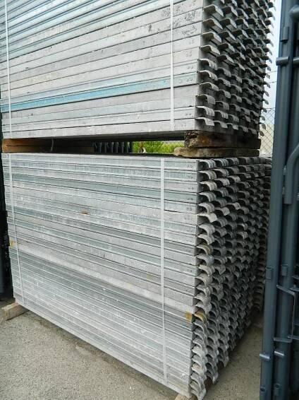 Lešení Scaffolding šíře 1m | Pink Rent
