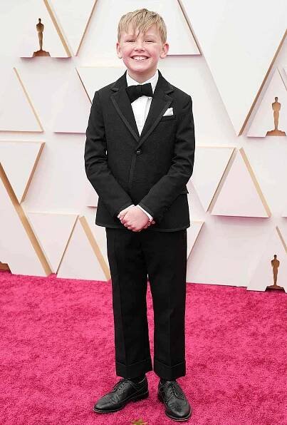 Judi Dench's 'Belfast' Costar Talks Her On-Set Pranks at 2022 Oscars: 'A Lot of Whoopee Cushions'