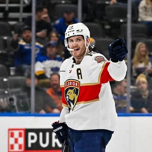NHL roundup: Matthew Tkachuk posts hat trick as Panthers win 8th straight