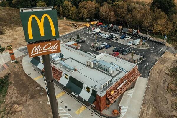 Na Triblavine vyrástla diaľničná reštaurácia McDonald's - miestopredaja.sk