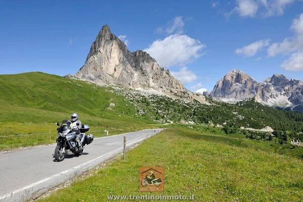 Motorradurlaub Trento Italien. Eggental Val di Fiemme Richtung Lavazejoch, Jochgrimm passo d´Oclini und Sellajoch. Die Motorradtouren