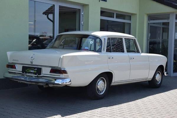 Mercedes-Benz 200 200D OLDTIMER*PŮVODNÍ TP*