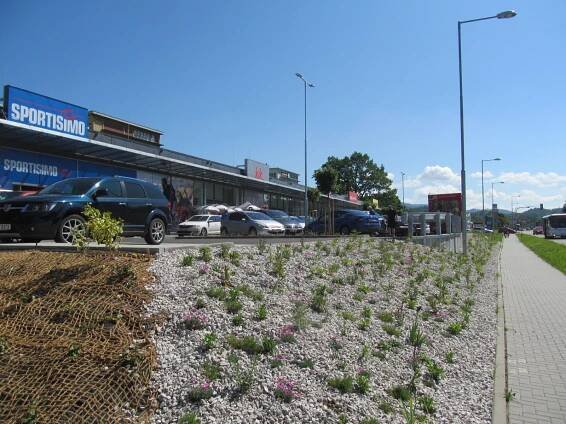 Retail park FASTMALL Rožnov pod Radhoštěm - FASTAV