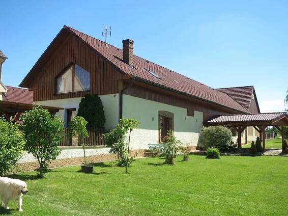 Přední část apartmánu - k pronájmu Skalice u Soběslavi - foto 6