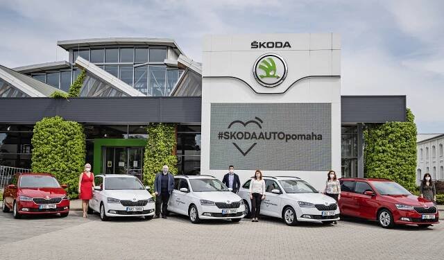 Společnost ŠKODA AUTO poskytla 16 automobilů zdravotním a sociálním organizacím - SKODAHOME.cz