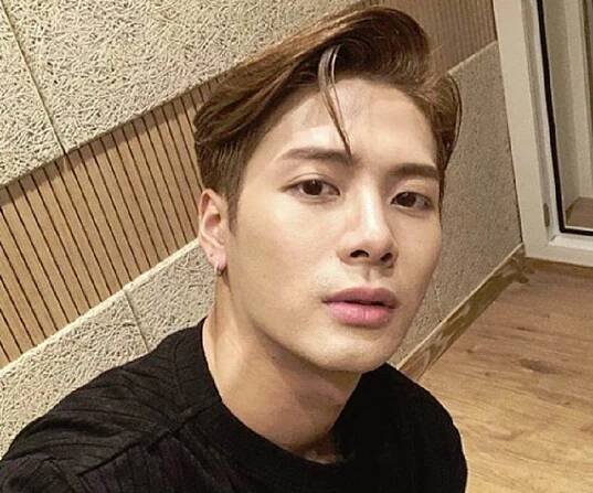 Jackson Wang Biography - Facts, Childhood, Family Life & Achievements